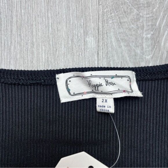 Black Front Twist Long Sleeve Top 2X - Picture 2 of 4